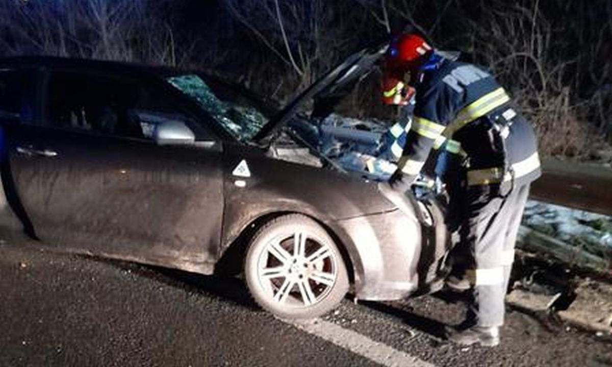 Grav accident în Suceava Un bărbat a murit după ce a intrat cu mașina