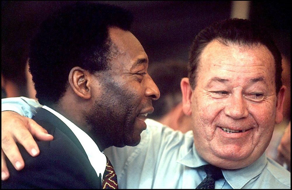 Just Fontaine a murit la 89 de ani Legendarul fotbalist francez deține