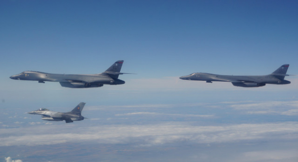 Activități de instruire în comun cu bombardiere strategice americane B-1B Lancer