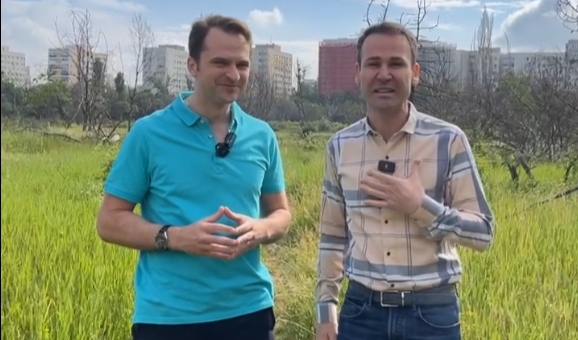 Robert Negoiță i-a greșit atât numele, cât și prenumele lui Sebastian Burduja, în timp ce filmau un clip împreună. Răzvan Zamfir: “Astea sunt bășcăliile lui de campanie” (VIDEO)