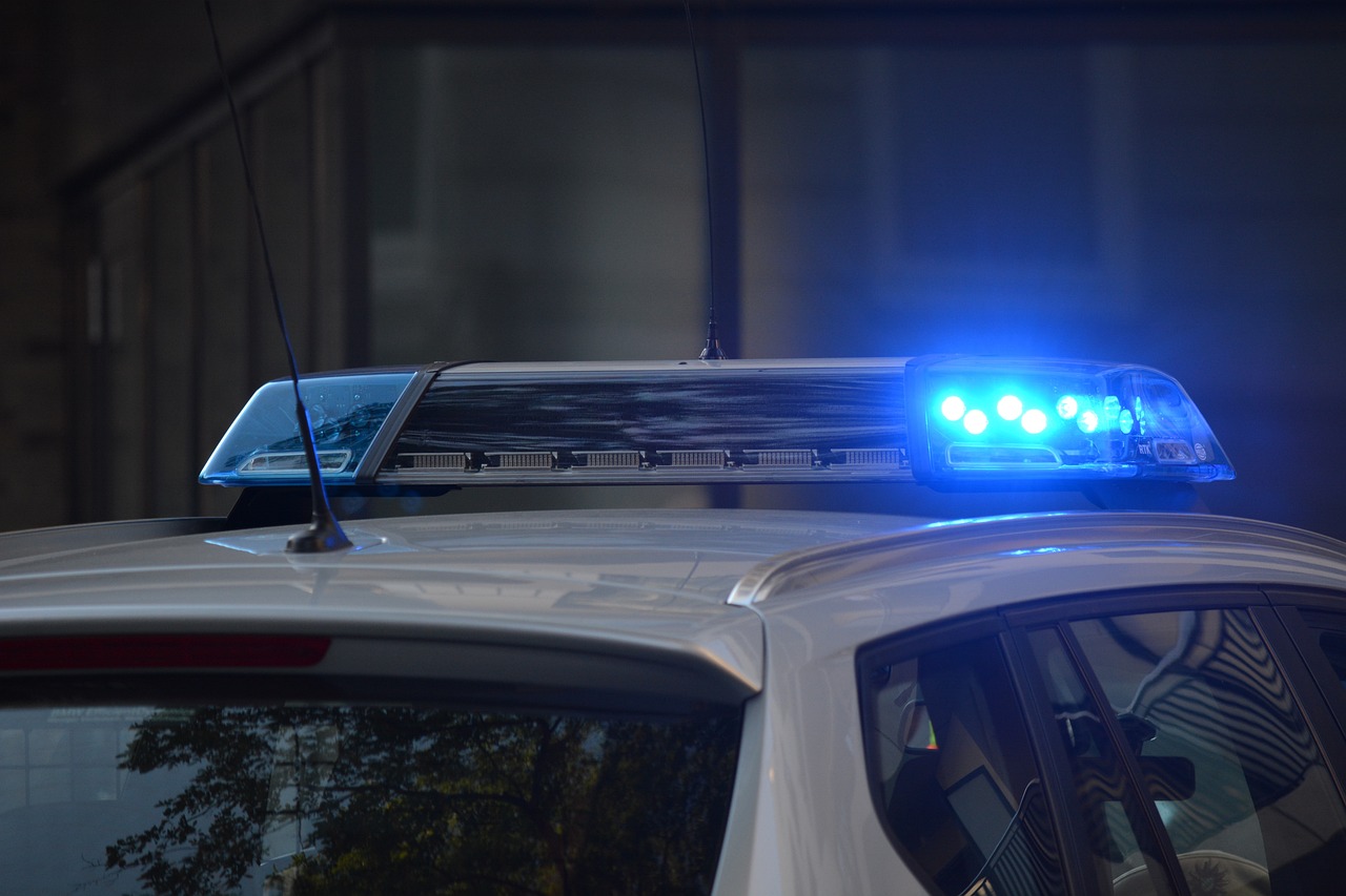 Două fete au bătut o fată de 14 ani în Popești Leordeni. Polițiștii au deschis o anchetă