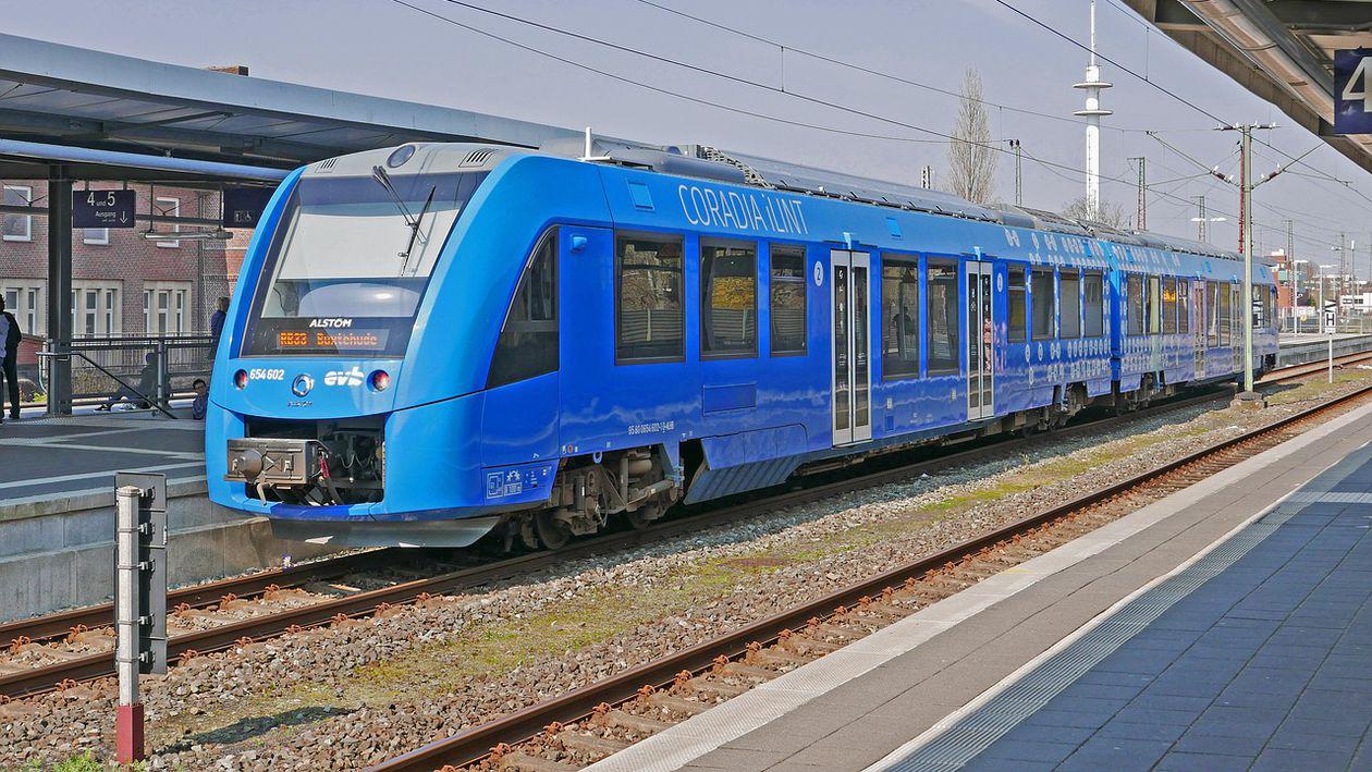 Primul tren electric chinezesc a ajuns în România. Pe ce rută va circula