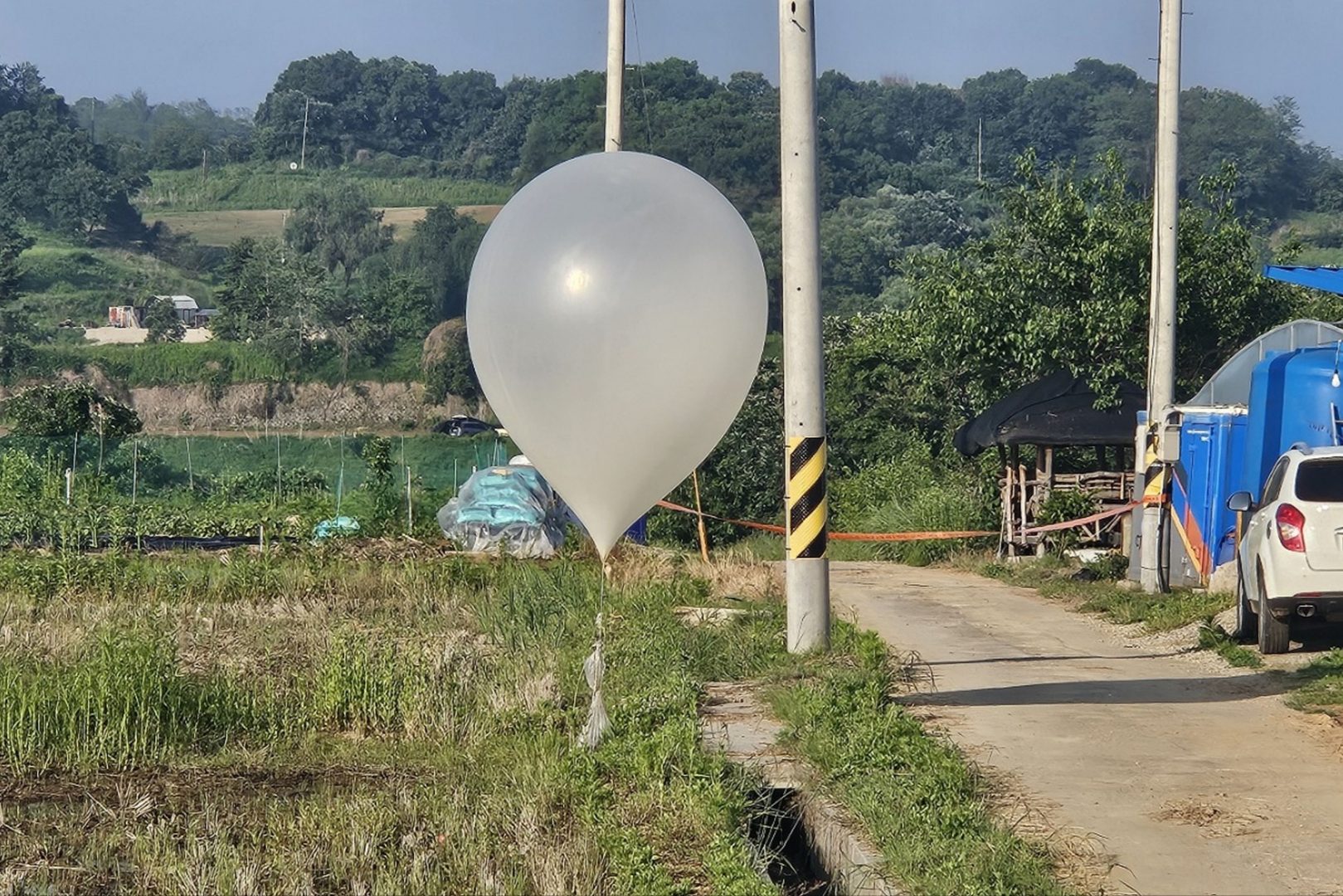 Peste 600 de baloane cu deșeuri, lansate din Coreea de Nord într-o singură noapte