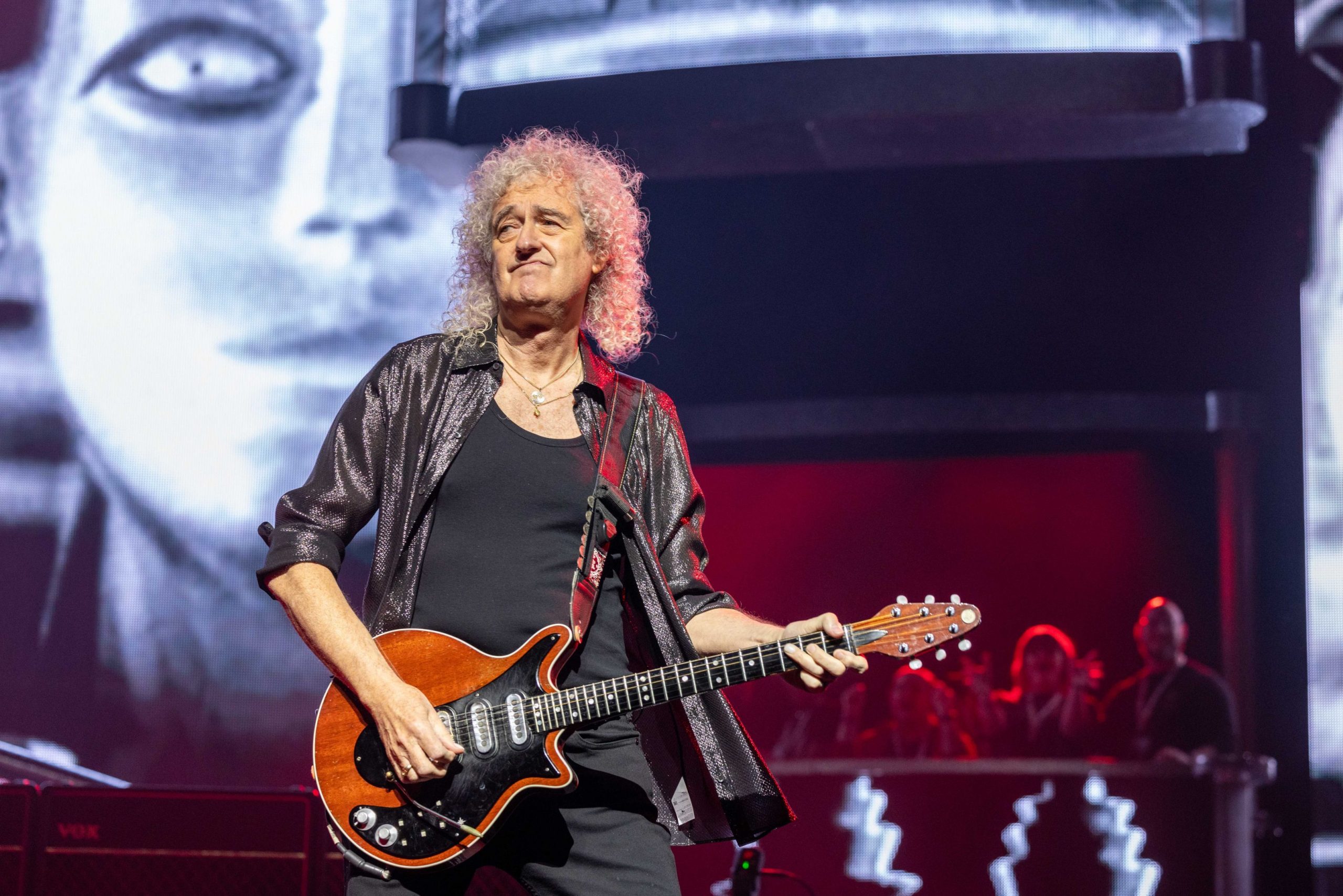 Brian May, chitaristul Queen, a suferit un accident vascular cerebral: „Vă rog să nu mă compătimiți. Urăsc asta” (VIDEO)